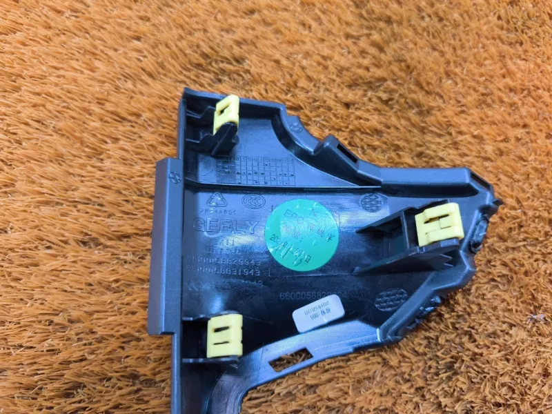 Декоративная накладка торпедо