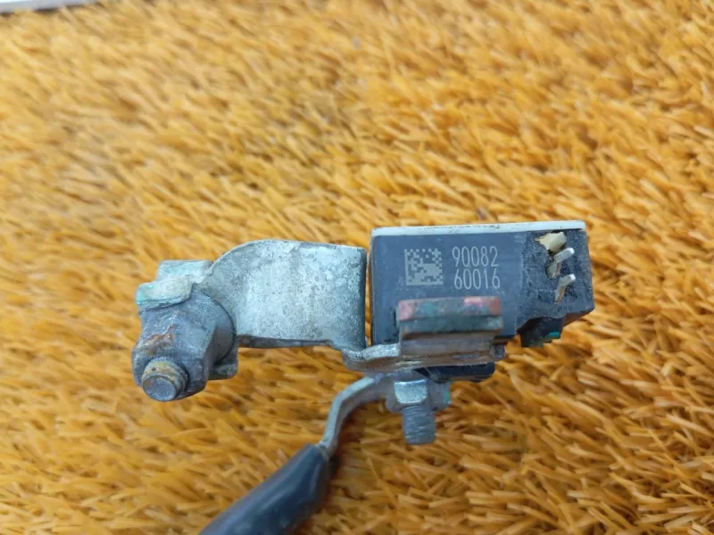 Клемма аккумулятор