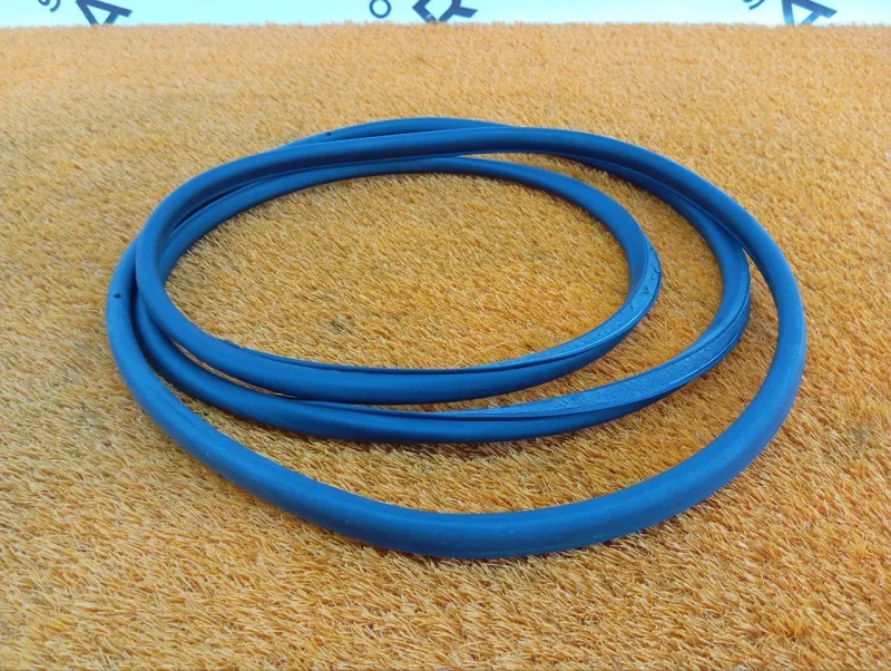 Уплотнитель двери