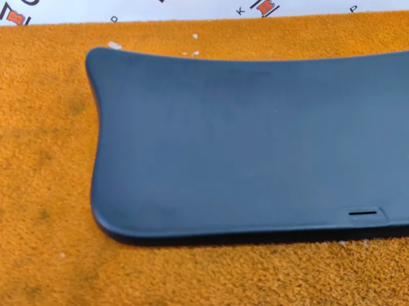 Обшивка двери багажника