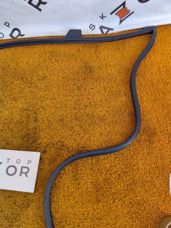 Уплотнитель двери