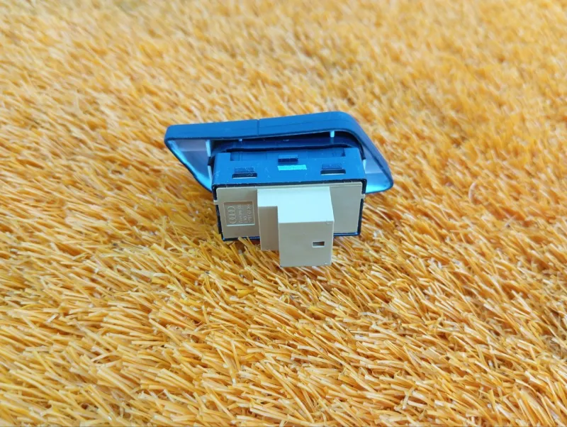 Кнопка центрального замка