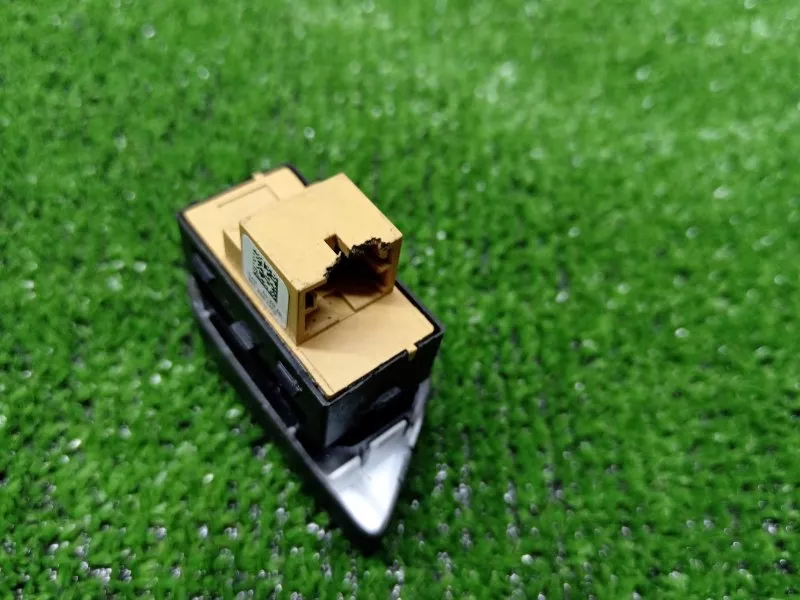 Кнопка центрального замка