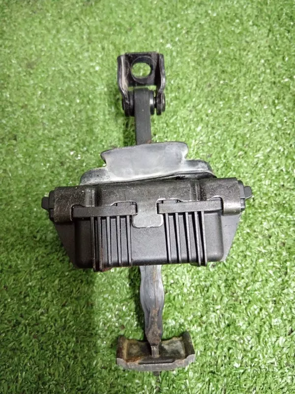 Ограничитель двери