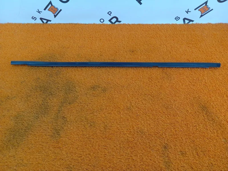 Уплотнитель стекла двери