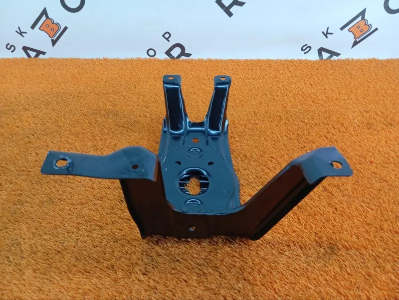 Крепление запасного колеса