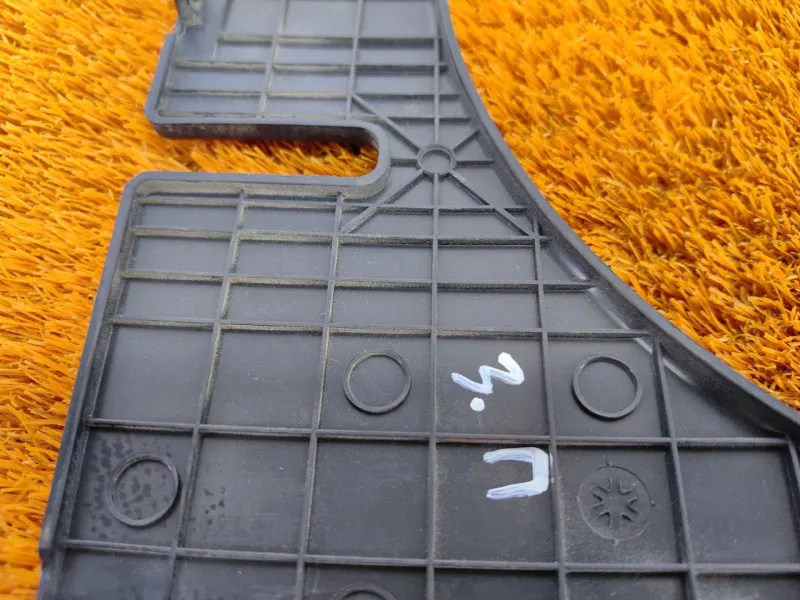 Обшивка багажника