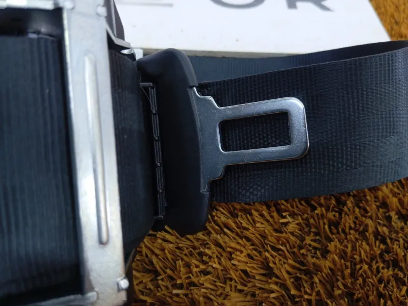 Ремень безопасности