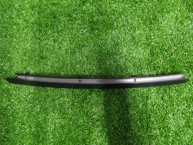 Направляющая стекла двери