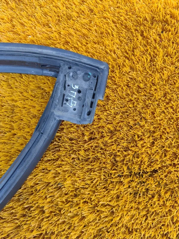 Уплотнитель двери