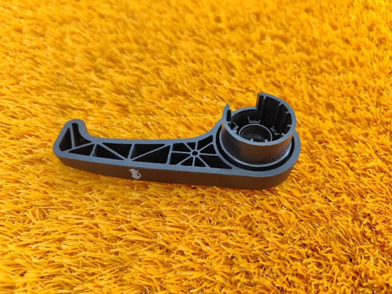 Ручка открывания капота