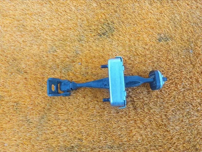 Ограничитель двери