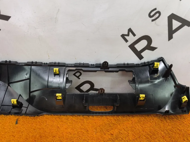 Декоративная накладка торпедо