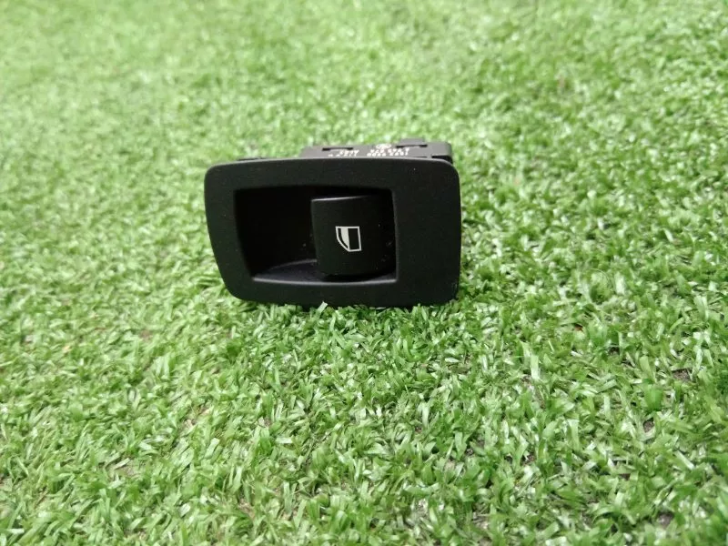 Кнопка стеклоподъемника