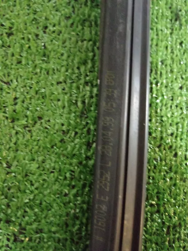 Уплотнитель стекла двери