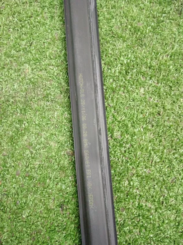 Уплотнитель двери