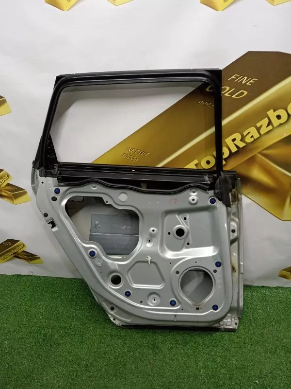 Дверь Audi A3 2005 8P4833051A 8P, задняя левая