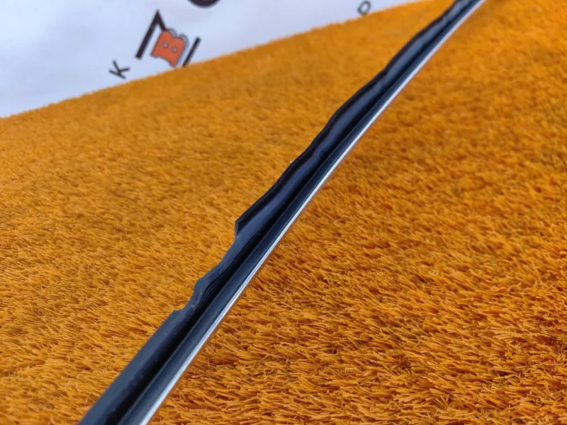 Молдинг стекла