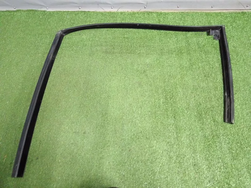 Уплотнитель стекла двери