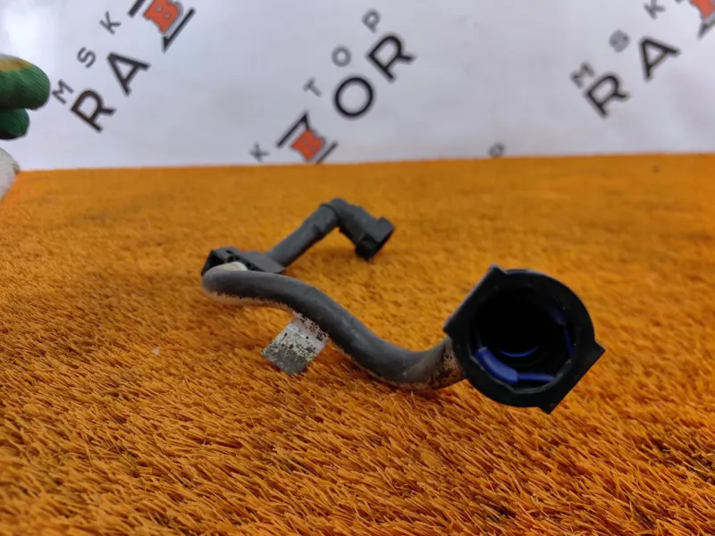 Трубка топливная