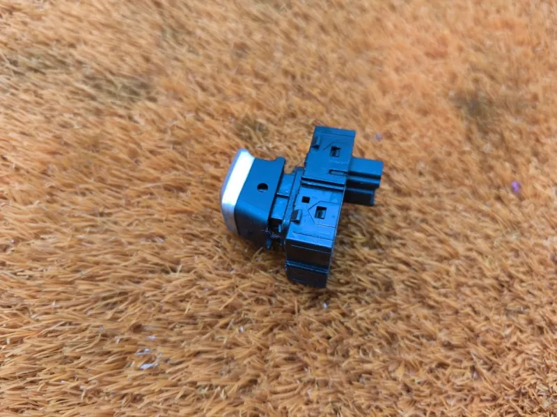 Кнопка стеклоподъемника