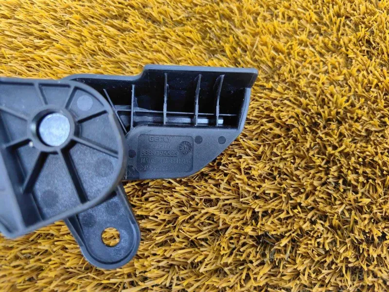 Ручка открывания капота