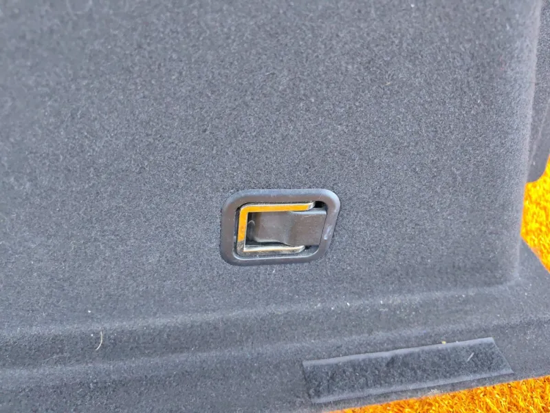 Обшивка багажника