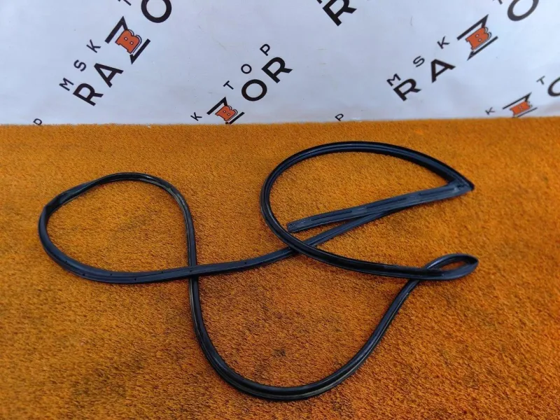 Уплотнитель двери