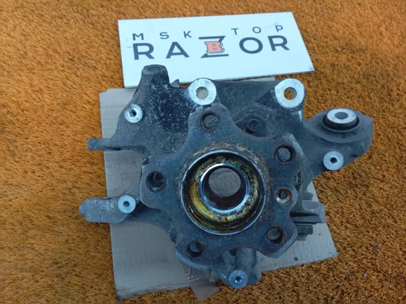 Кулак поворотный