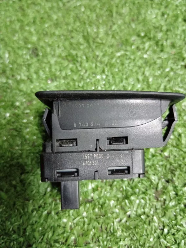 Кнопка стеклоподъемника