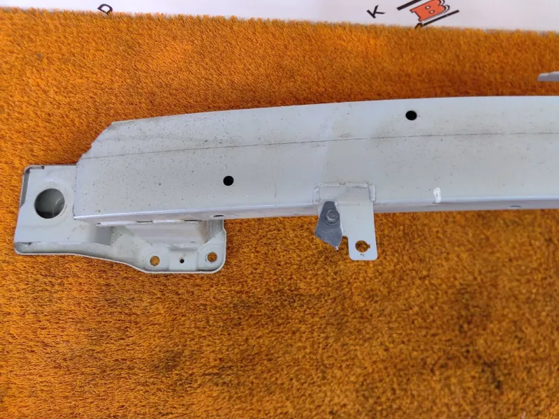 Усилитель бампера