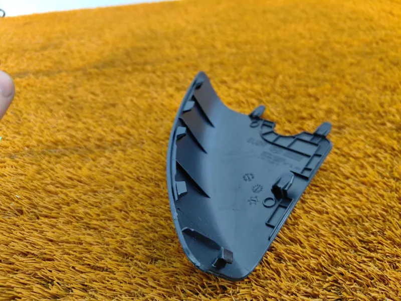 Накладка в салоне