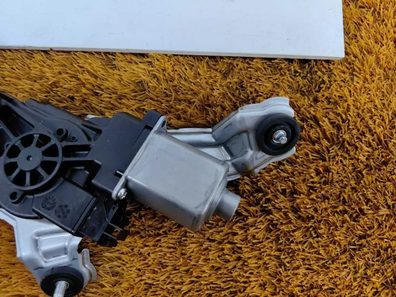 Мотор стеклоочистителя