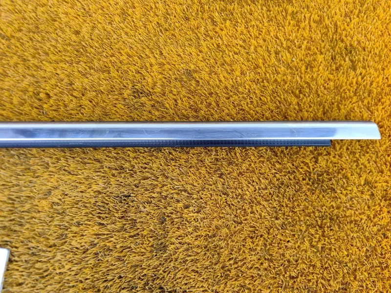 Уплотнитель стекла двери