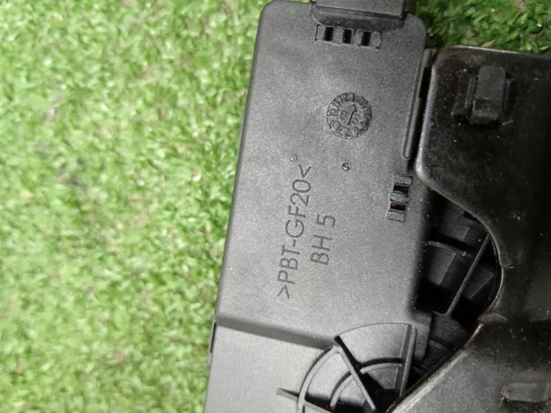 Замок багажника