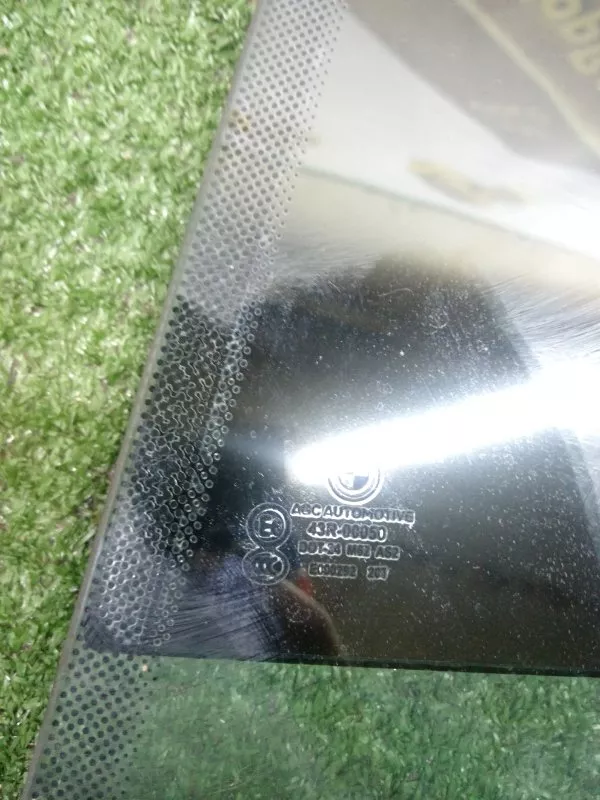 Стекло двери BMW 5-Series 2010 51357197913 F07, заднее левое