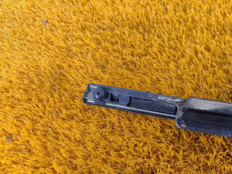 Уплотнитель стекла двери