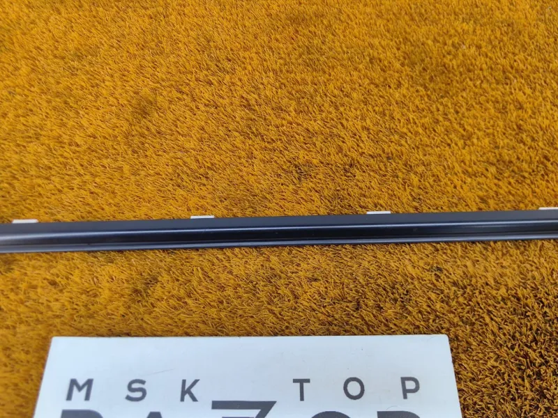 Уплотнитель стекла двери