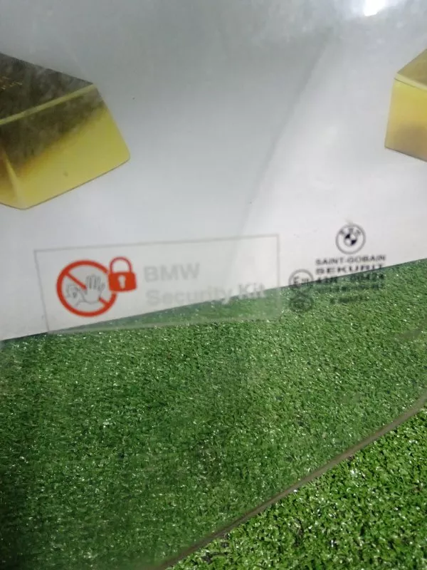 Стекло двери BMW 7-Series 2009 51337182083 F01, переднее левое