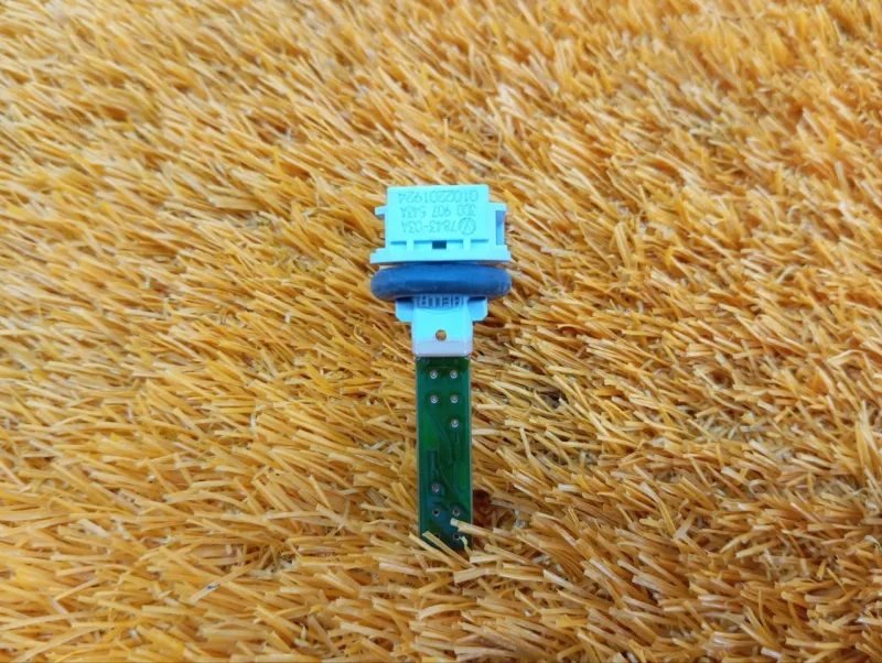 Датчик температуры воздуха в салоне