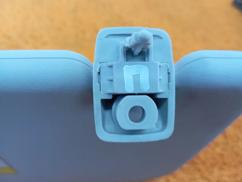 Козырек солнцезащитный