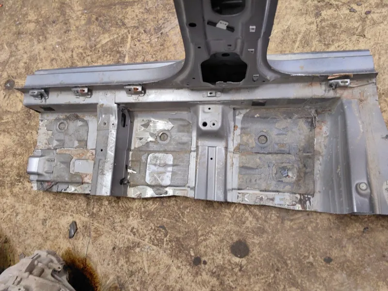 Порог с центральной стойкой