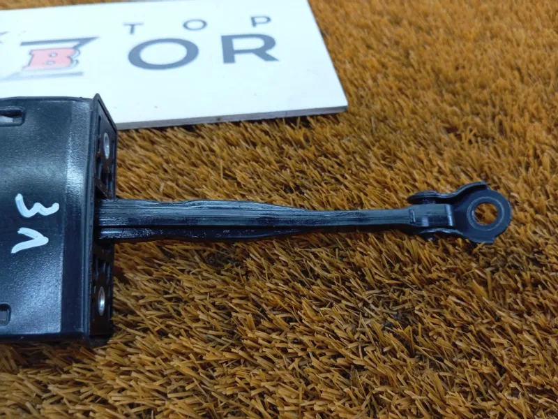 Ограничитель двери