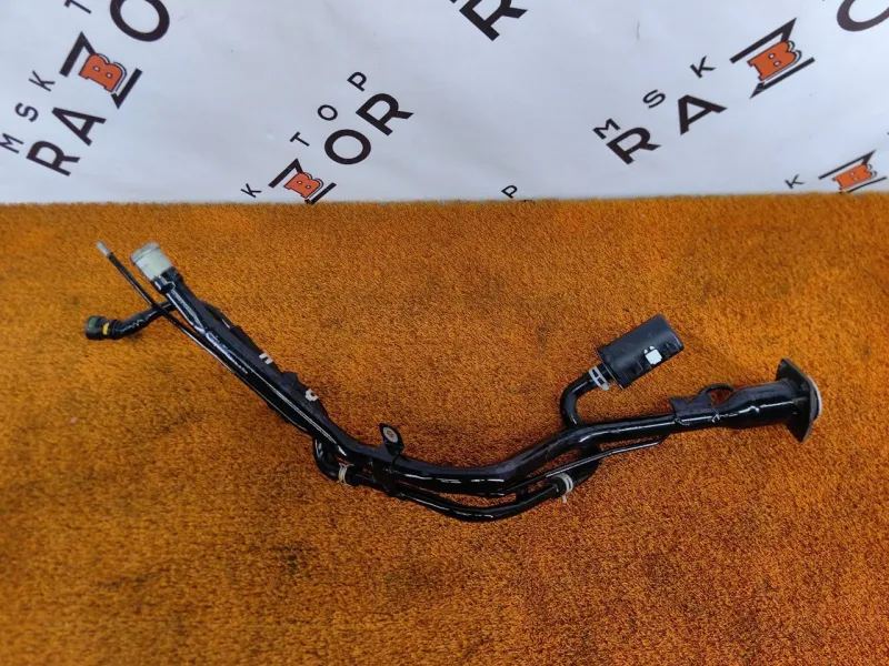 Горловина топливного бака