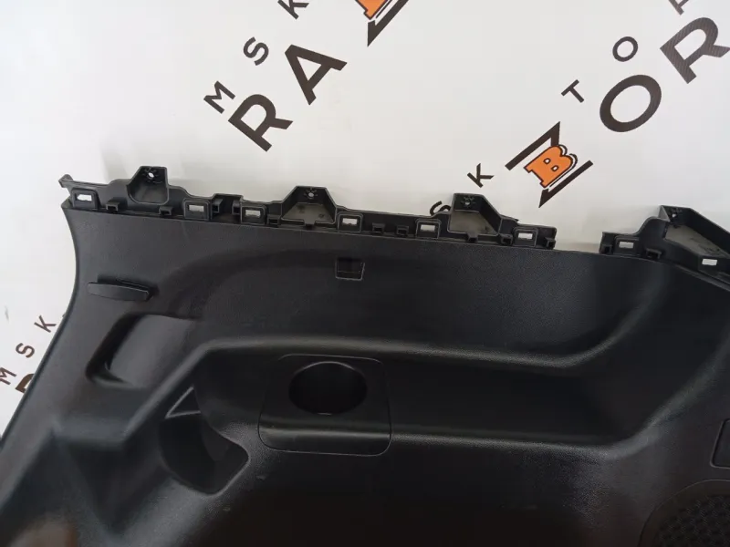 Обшивка багажника