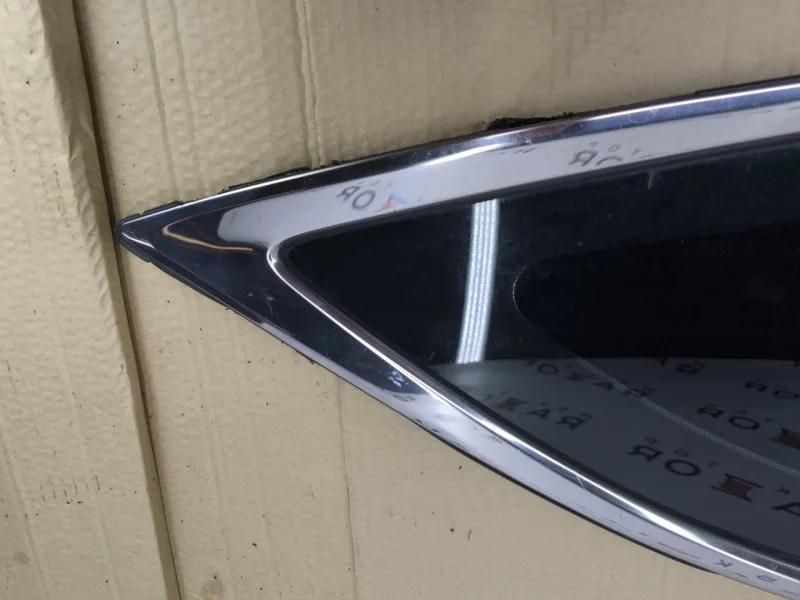 Форточка задняя