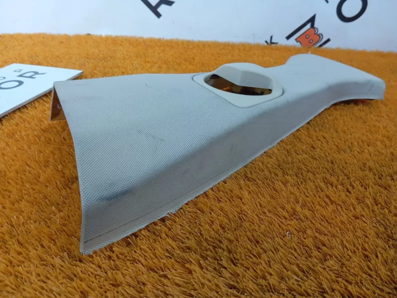 Обшивка центральной стойки