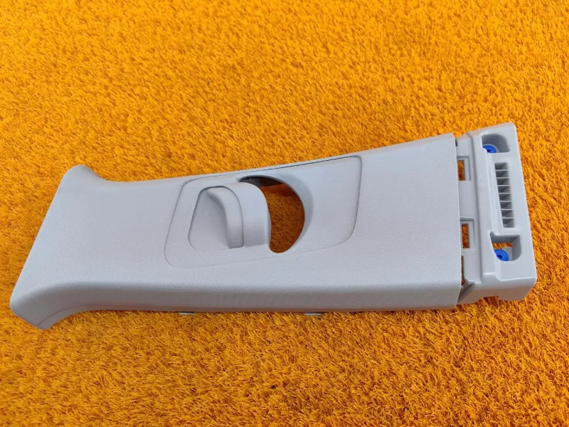 Обшивка центральной стойки