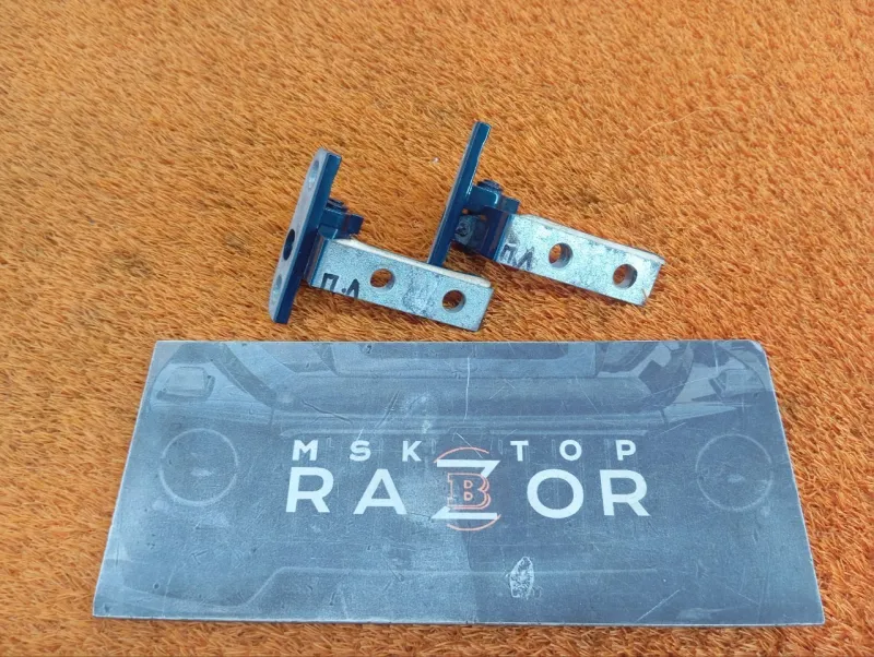 Петля двери