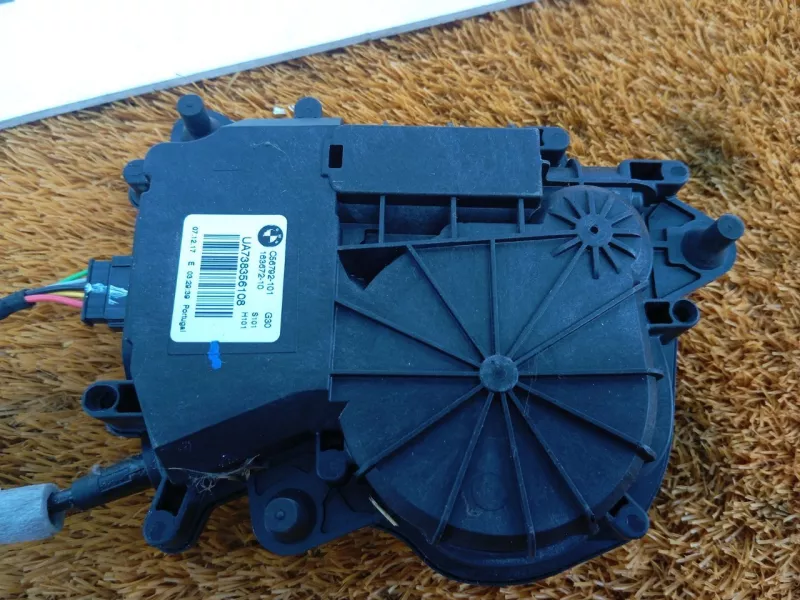 Доводчик двери багажника BMW X3 2018 16367210 G01 B47